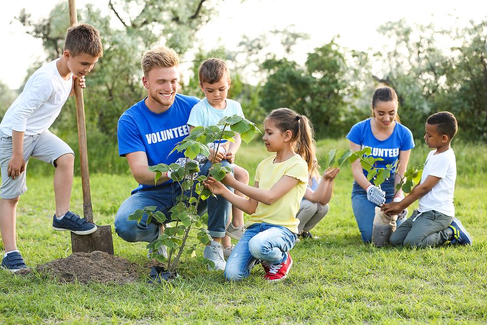 Benefits of Gardening with Children